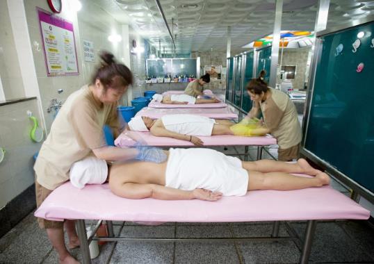 女澡堂里的按摩師最新觀察與體驗(yàn)