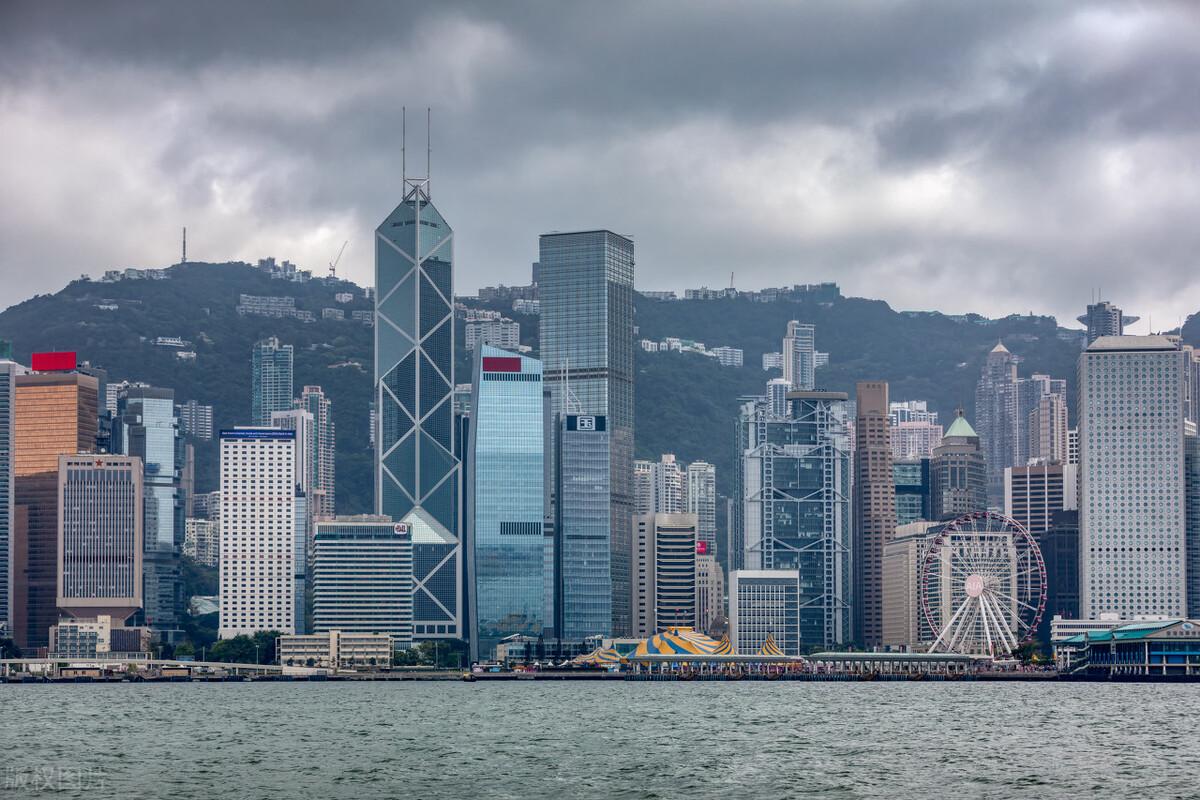 香港掛牌免費(fèi)資料，探索未來的金融機(jī)遇與挑戰(zhàn)