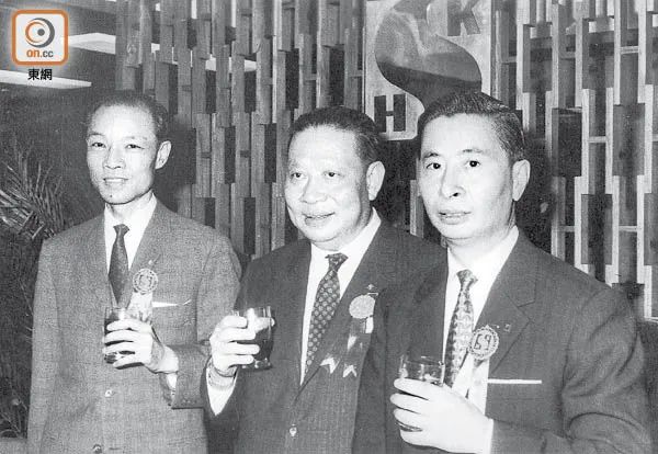 香港財(cái)神曾道白的神秘預(yù)言與財(cái)富智慧