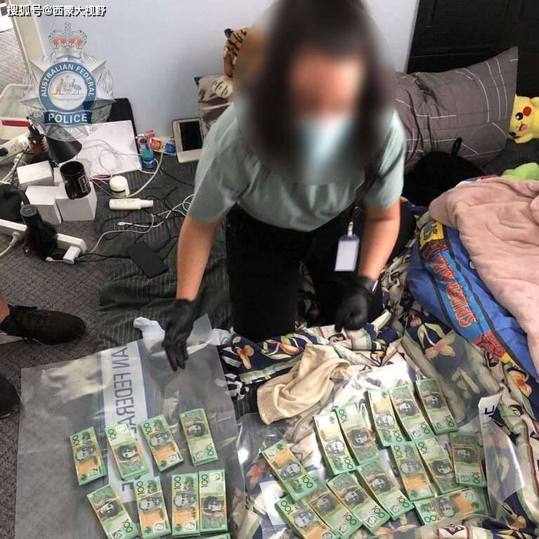 澳門最準三碼中特，揭示背后的真相與警惕違法犯罪