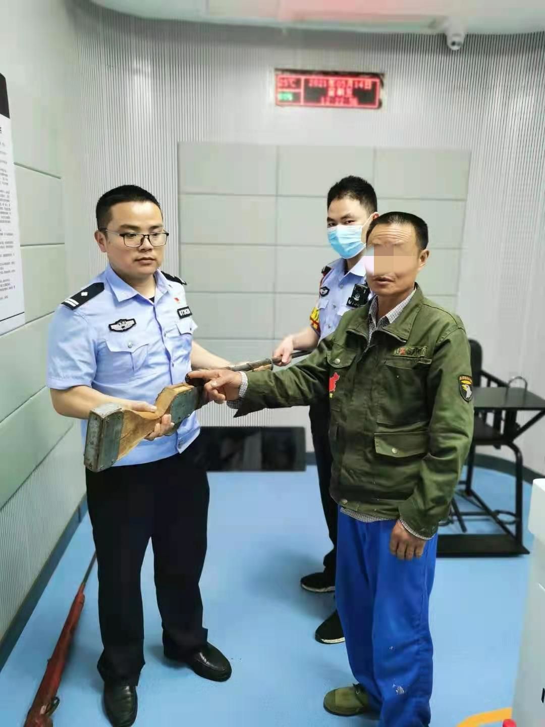 揭秘三肖必中三期資料，一個涉及違法犯罪的警示